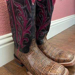 Womens Ariat Square Toe Boots Size 6.5B